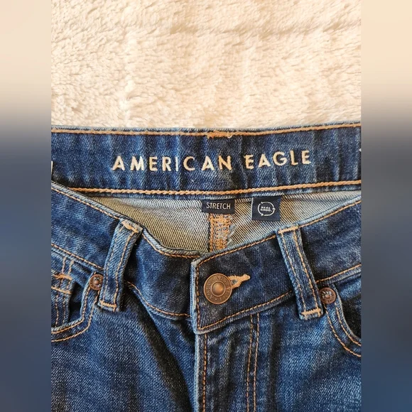 -SOLD- American Eagle Jeans Womens Size 8 Stretch Mom Jean Dark Wash - Picture 3 of 9